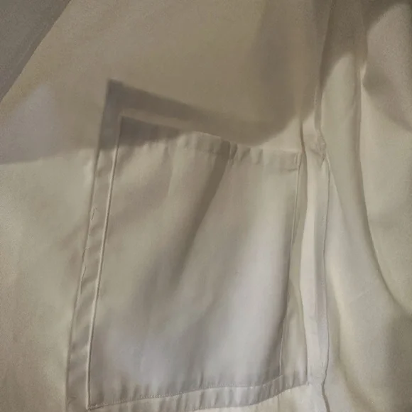 Women’s Classic Style Medical Coat, Size 16 - Picture 8 of 8